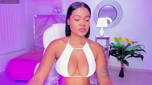 Snapshot of madisson_davon chatting on 23, 12, 2024 madisson davon online show from 23, 12, 2024