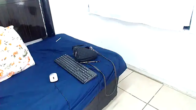 Snapshot of xlover35 chatting on 17, 12, 2024 xlover35 online show from 17, 12, 2024