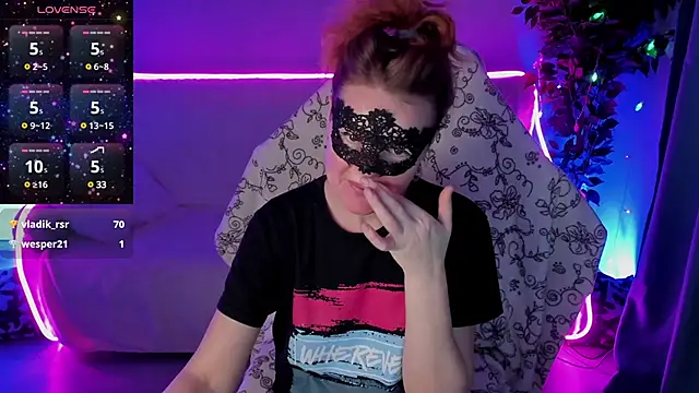 Sexy-Housewife online show from 7, 12, 2024