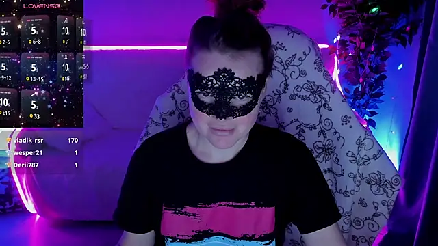 Sexy-Housewife online show from 7, 12, 2024