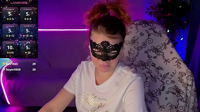 Sexy-Housewife online show from 4, 1, 2025