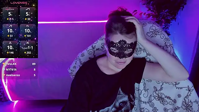 Sexy-Housewife online show from 8, 3, 2025