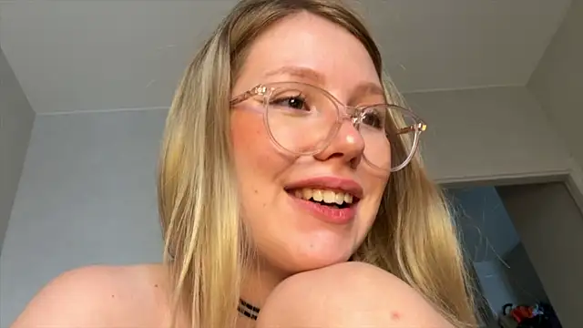 Snapshot of HoneyAudrey chatting on 9, 1, 2025 HoneyAudrey online show from 9, 1, 2025