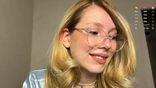 Snapshot of HoneyAudrey chatting on 27, 1, 2025 HoneyAudrey online show from 27, 1, 2025