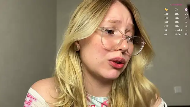 Snapshot of HoneyAudrey chatting on 29, 1, 2025 HoneyAudrey online show from 29, 1, 2025