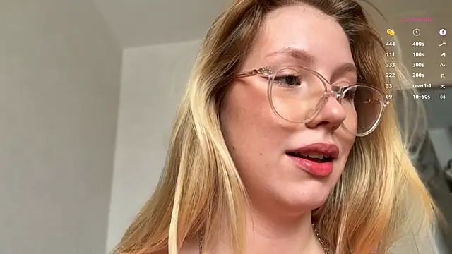 Snapshot of HoneyAudrey chatting on 7, 3, 2025 HoneyAudrey online show from 7, 3, 2025
