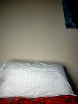 Snapshot of pretty-eyes23 chatting on 17, 12, 2025 pretty-eyes23 online show from 17, 12, 2025