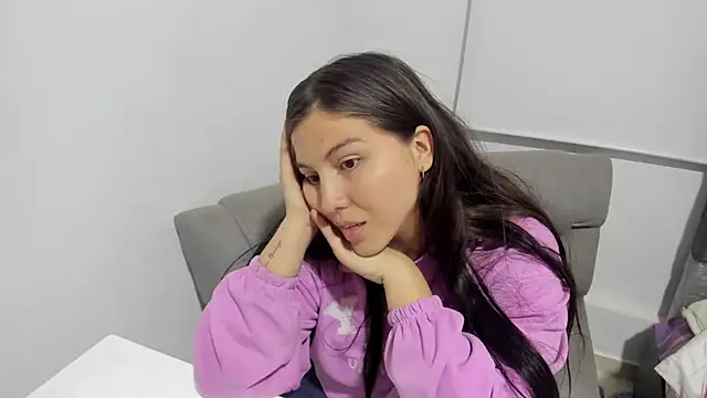 Emily Rowley online show from 20, 12, 2025