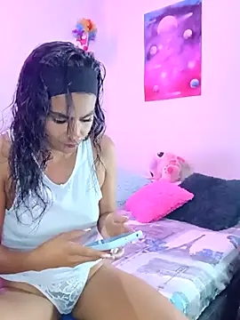 Snapshot of Leslly_ chatting on 23, 2, 2025 Leslly online show from 23, 2, 2025