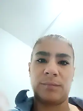 Snapshot of Leslly_ chatting on 24, 2, 2025 Leslly online show from 24, 2, 2025