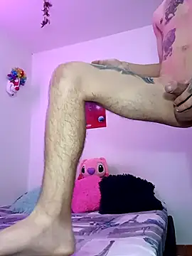 Snapshot of Leslly_ chatting on 27, 2, 2025 Leslly online show from 27, 2, 2025