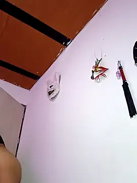 Snapshot of Leslly_ chatting on 19, 9, 2025 Leslly online show from 19, 9, 2025