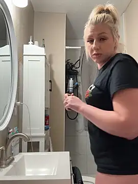 xblondie13x online show from 31, 12, 2024