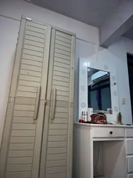 Sarahballiston  online show from 9, 4, 2026