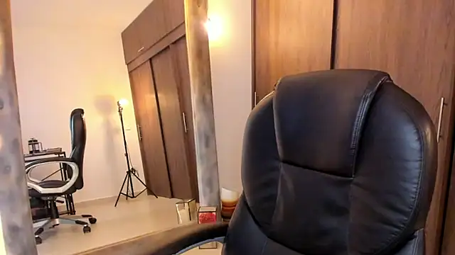 alikahouston4 online show from 6, 3, 2025