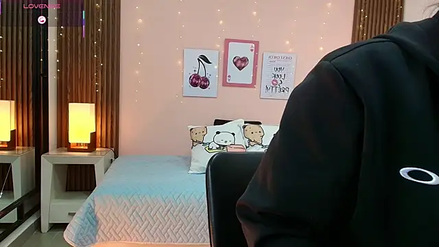 alina martinelli online show from 13, 4, 2026