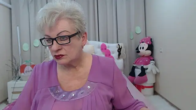 KayleSmoll online show from 4, 4, 2026