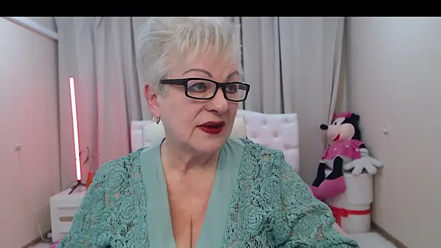 KayleSmoll online show from 17, 4, 2026