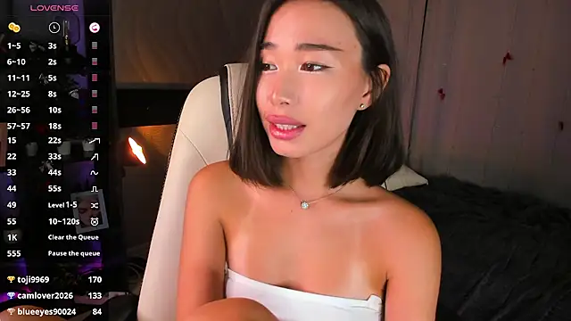 sensualily online show from 15, 4, 2026