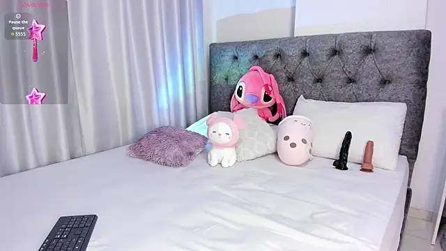 Snapshot of abbyfoxx_ chatting on 22, 12, 2025 abbyfoxx online show from 22, 12, 2025