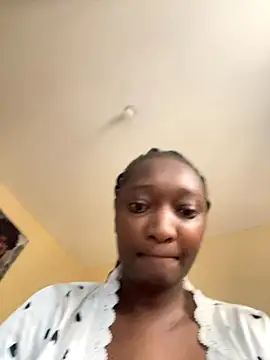 Snapshot of annkeller chatting on 18, 11, 2025 annkeller online show from 18, 11, 2025