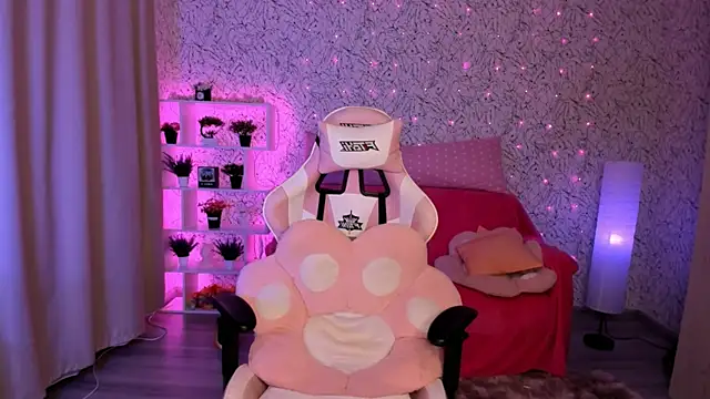 Snapshot of luna_cross chatting on 1, 3, 2025 luna cross online show from 1, 3, 2025