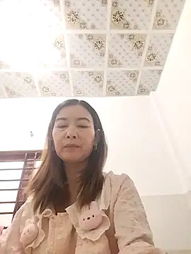 Sexy-ladyboobs20 online show from 4, 5, 2026