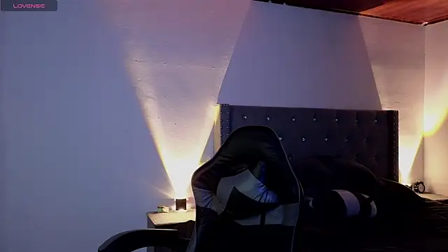 cristal hilton 10 online show from 19, 11, 2025