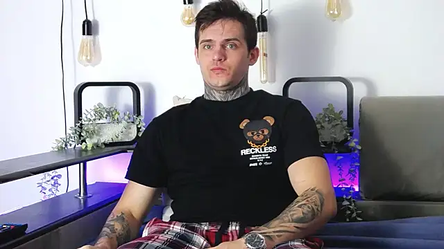 CarterCole online show from 3, 2, 2025