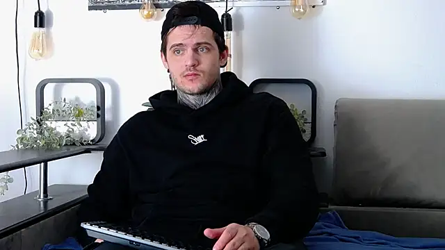 CarterCole online show from 3, 3, 2025