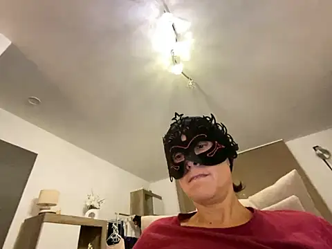 Marilou1983 online show from 28, 9, 2025