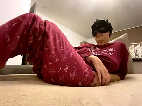 Marilou1983 online show from 18, 11, 2025