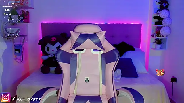 Snapshot of Kylie_brokee chatting on 6, 1, 2025 Kylie brokee online show from 6, 1, 2025