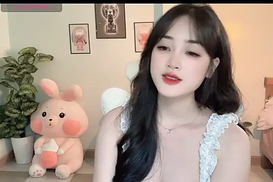 Snapshot of _Aimy_ chatting on 18, 10, 2025 Aimy online show from 18, 10, 2025