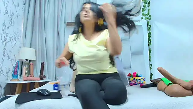 Snapshot of _Marcela__ chatting on 16, 10, 2025 Marcela online show from 16, 10, 2025