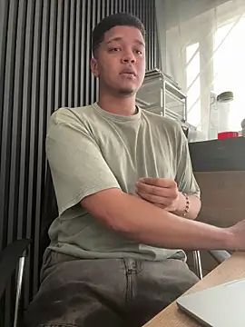 Snapshot of Noahh__W chatting on 11, 11, 2025 Noahh W online show from 11, 11, 2025