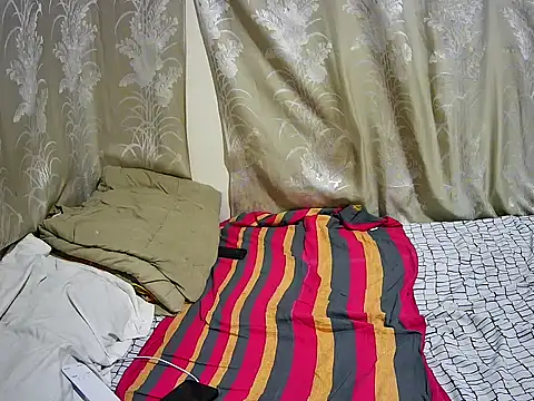 Snapshot of happy_sonia chatting on 16, 1, 2026 happy sonia online show from 16, 1, 2026