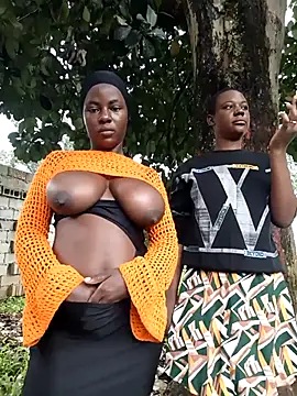 Snapshot of Xtra_bootie chatting on 7, 11, 2025 Xtra bootie online show from 7, 11, 2025