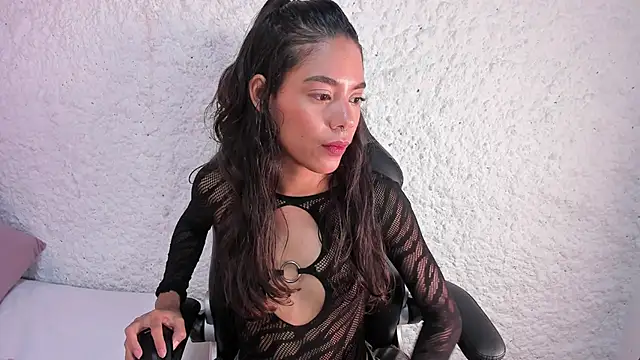 Snapshot of cate_martinez chatting on 11, 12, 2024 cate martinez online show from 11, 12, 2024