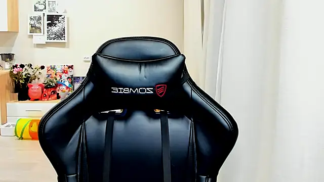 Snapshot of Sm0ly chatting on 25, 10, 2025 Sm0ly online show from 25, 10, 2025