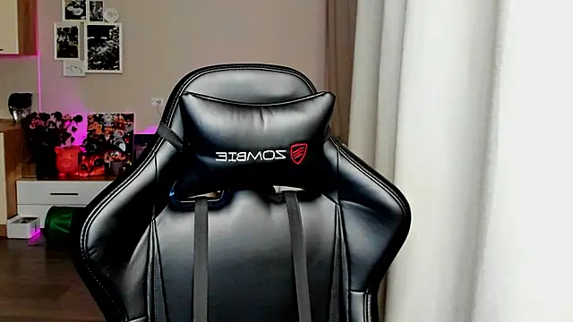 Snapshot of Sm0ly chatting on 30, 10, 2025 Sm0ly online show from 30, 10, 2025