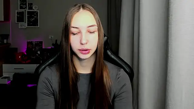 Snapshot of Sm0ly chatting on 24, 11, 2025 Sm0ly online show from 24, 11, 2025