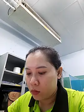 Snapshot of Benlla2802 chatting on 6, 12, 2024 Benlla2802 online show from 6, 12, 2024