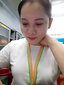 Snapshot of Benlla2802 chatting on 17, 12, 2024 Benlla2802 online show from 17, 12, 2024