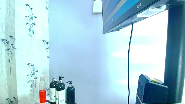 Mia candy 0 online show from 11, 3, 2025