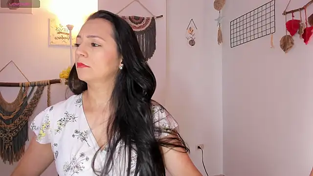 anaruiz  online show from 27, 2, 2026