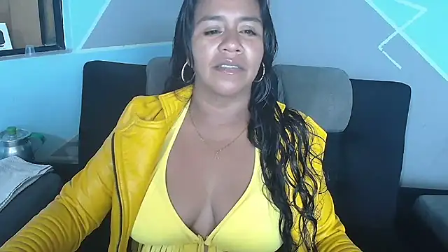 Snapshot of saggil23 chatting on 26, 5, 2026 saggil23 online show from 26, 5, 2026