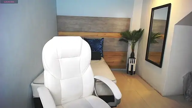 liseth fox online show from 5, 3, 2025