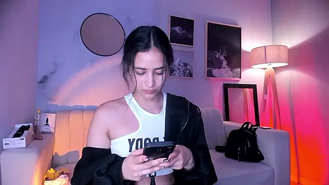 lara madisson online show from 9, 2, 2026