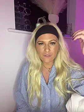 Snapshot of Arabellalee23 chatting on 7, 1, 2025 Arabellalee23 online show from 7, 1, 2025